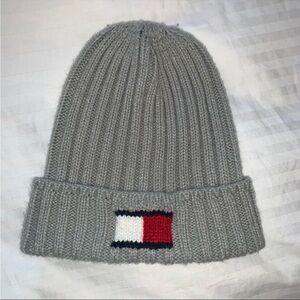 Tommy Hilfiger grey tuque